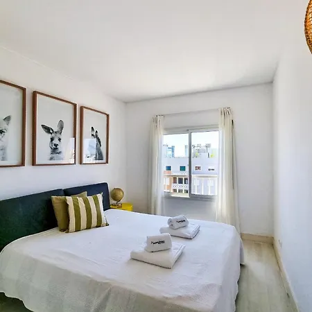 Flh Flat With Pool 아파트 *